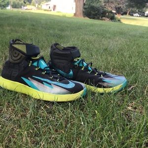 Nike Zoom Hyperrev Basketball Shoes